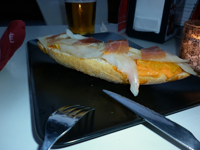 Pimpi (tosta De Salmorejo, Bacalao Ahumado Y Naranja)
