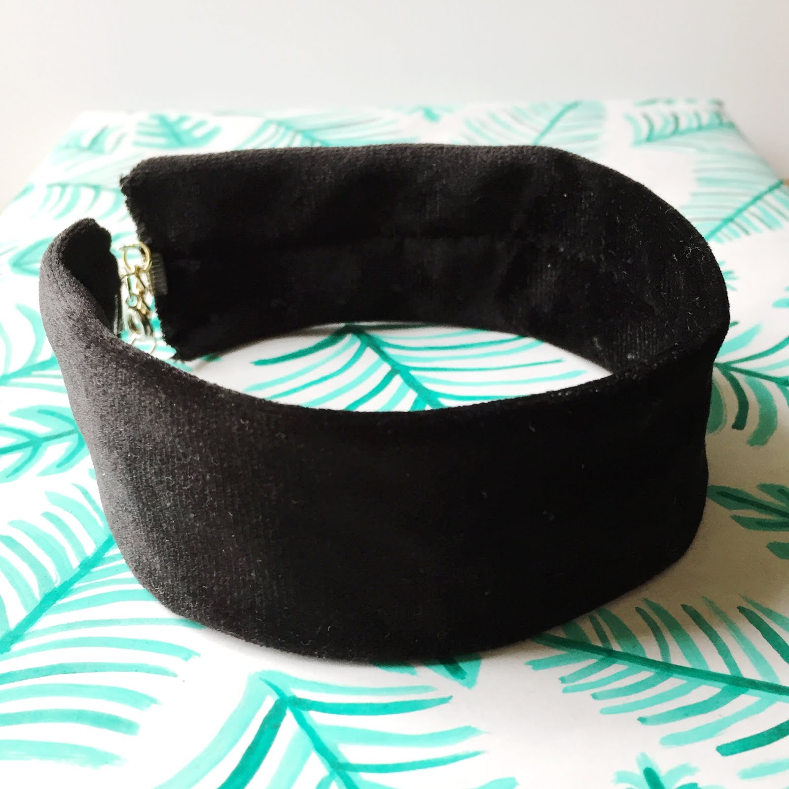 We Made It DIY Thick Velvet Choker Necklace