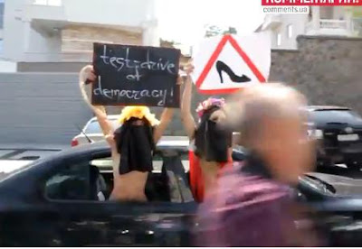 Foto Demonstrasi Topless Aktivis Ukraina