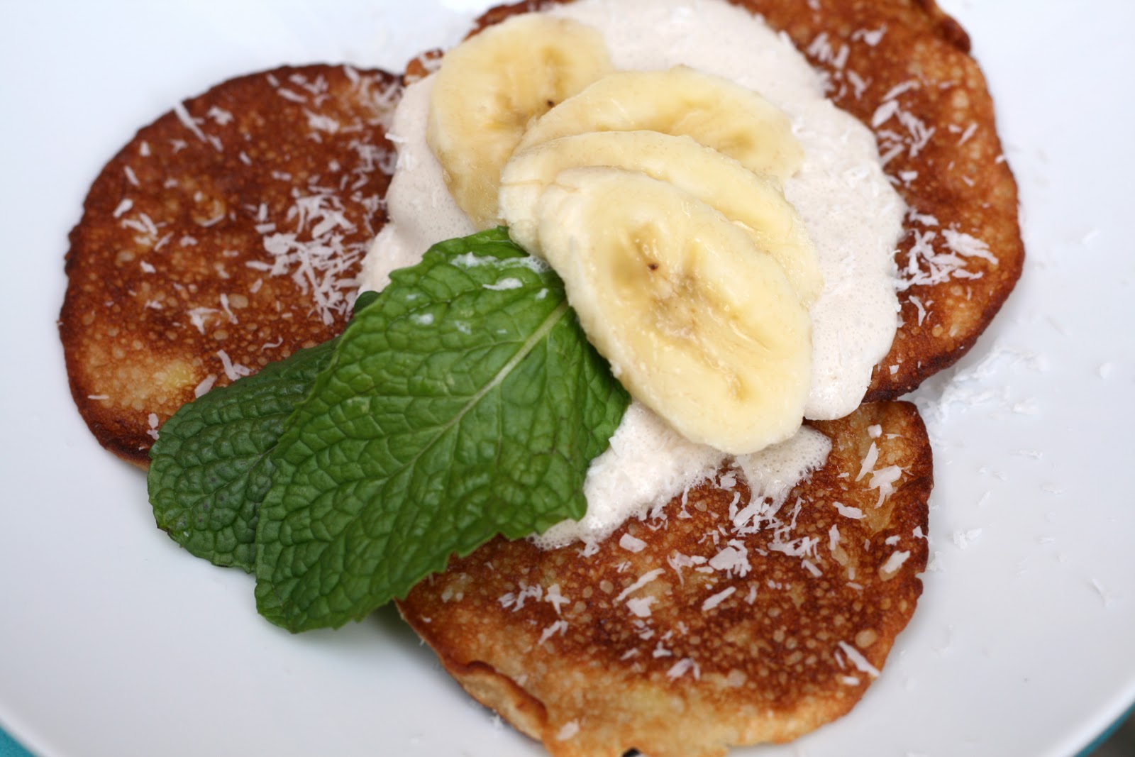CupcakesOMG! TwoFaced Paleo Coconut Banana Pancakes