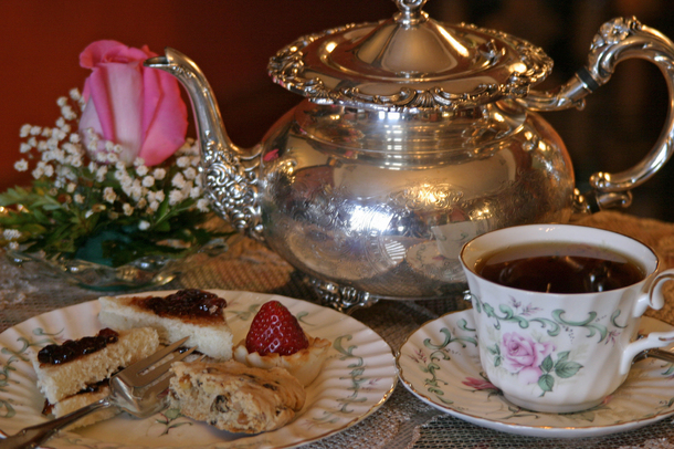 Manchester Adventures: 1,000 Words About Their Culture