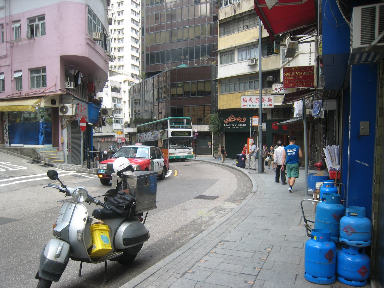 A Kindle in Hong Kong Walking Tour Hollywood Road