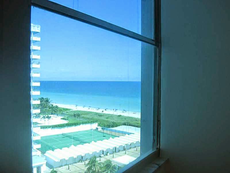 Collins Ave - Miami Beach - Visto o Mar Apartamento 2/2 $385,000