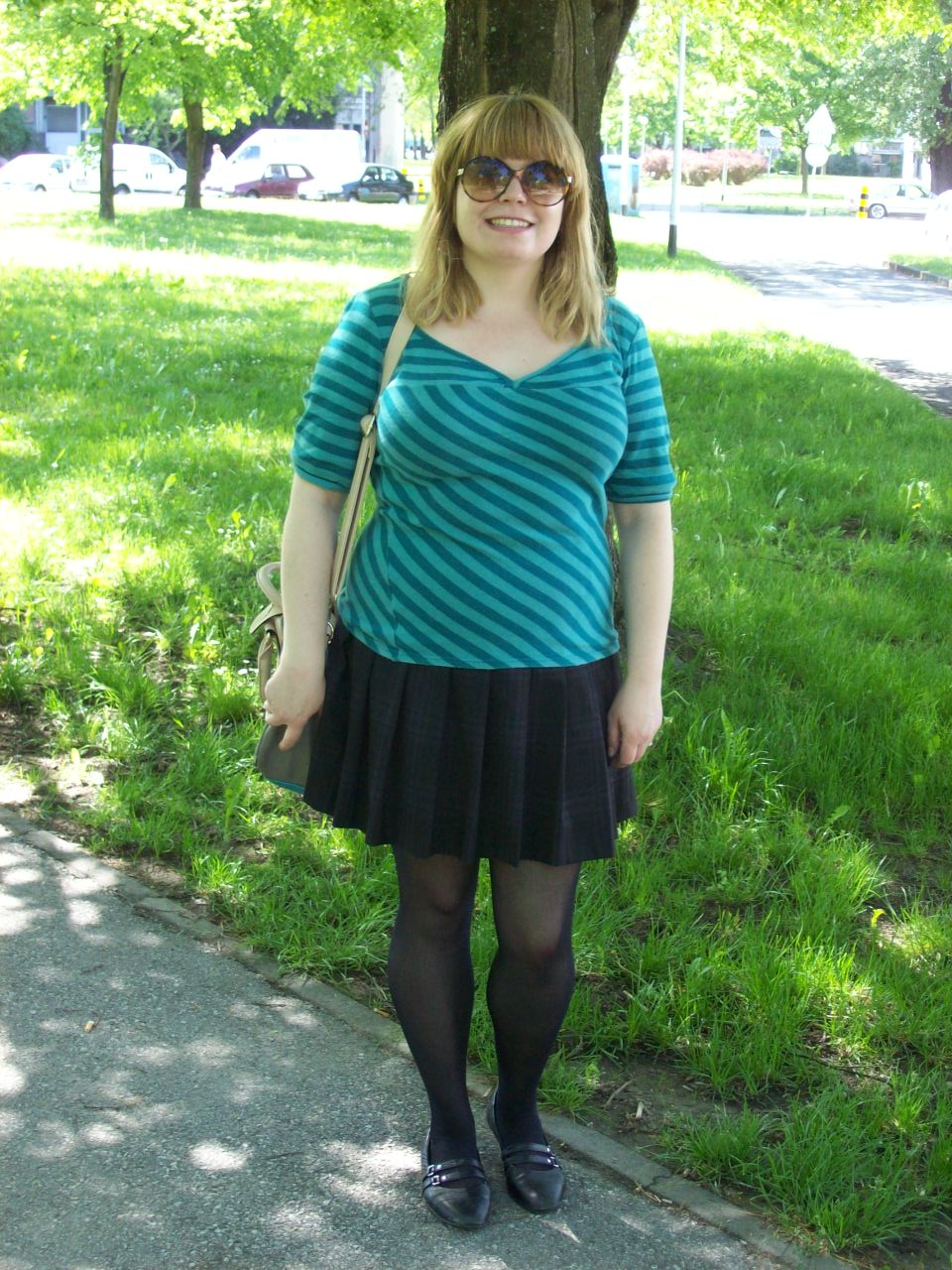 mlade zgodne gole cure