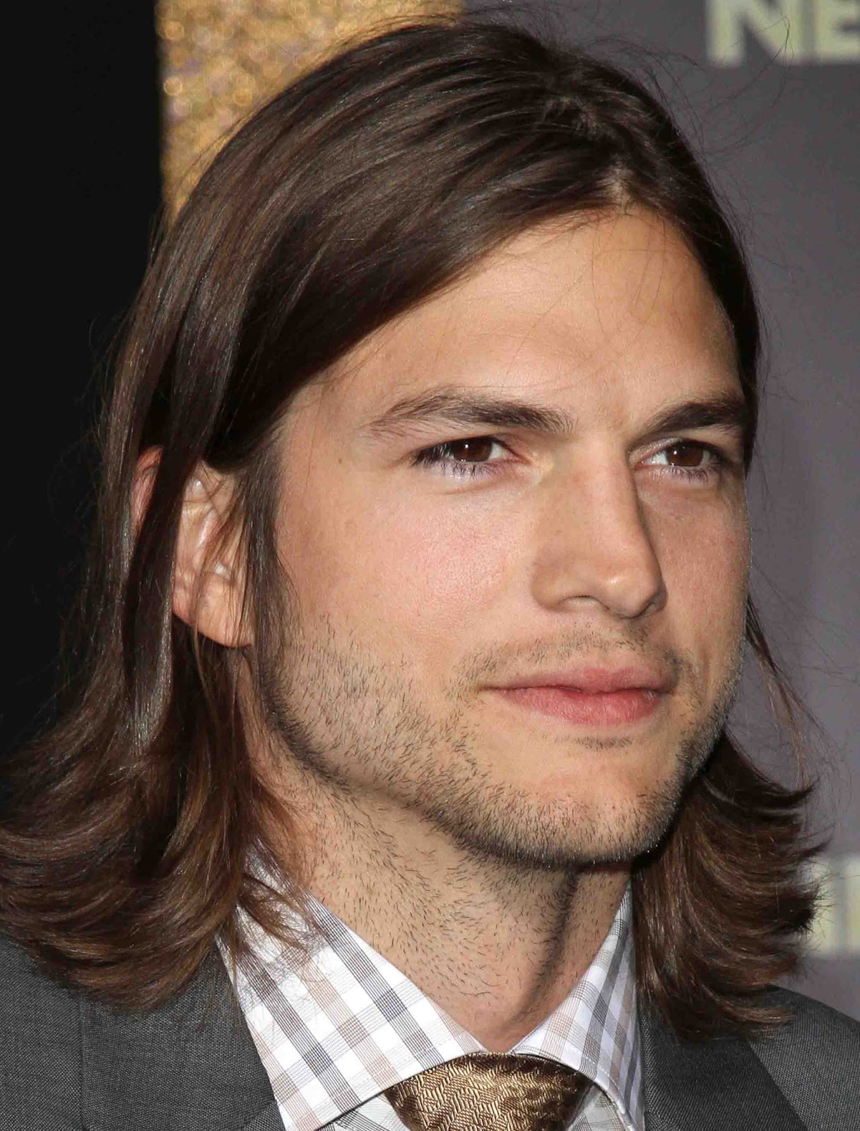 http://3.bp.blogspot.com/-b9QeyhPFDj4/UR0yxMDL0VI/AAAAAAACsnQ/QeXefmxGzgY/s1600/Ashton+Kutcher+In+Esquire.jpg