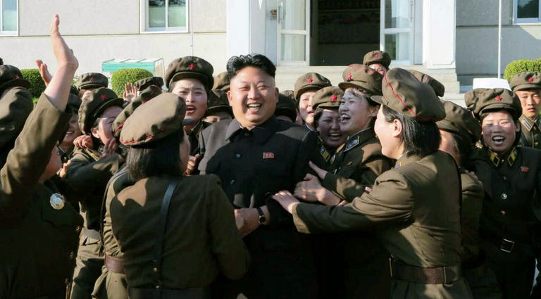 النشاطات العسكريه للزعيم الكوري الشمالي كيم جونغ اون .......متجدد  Kim+Jong-un+recently+visited+Xuzhe+Yong+Machinery+Factory+1