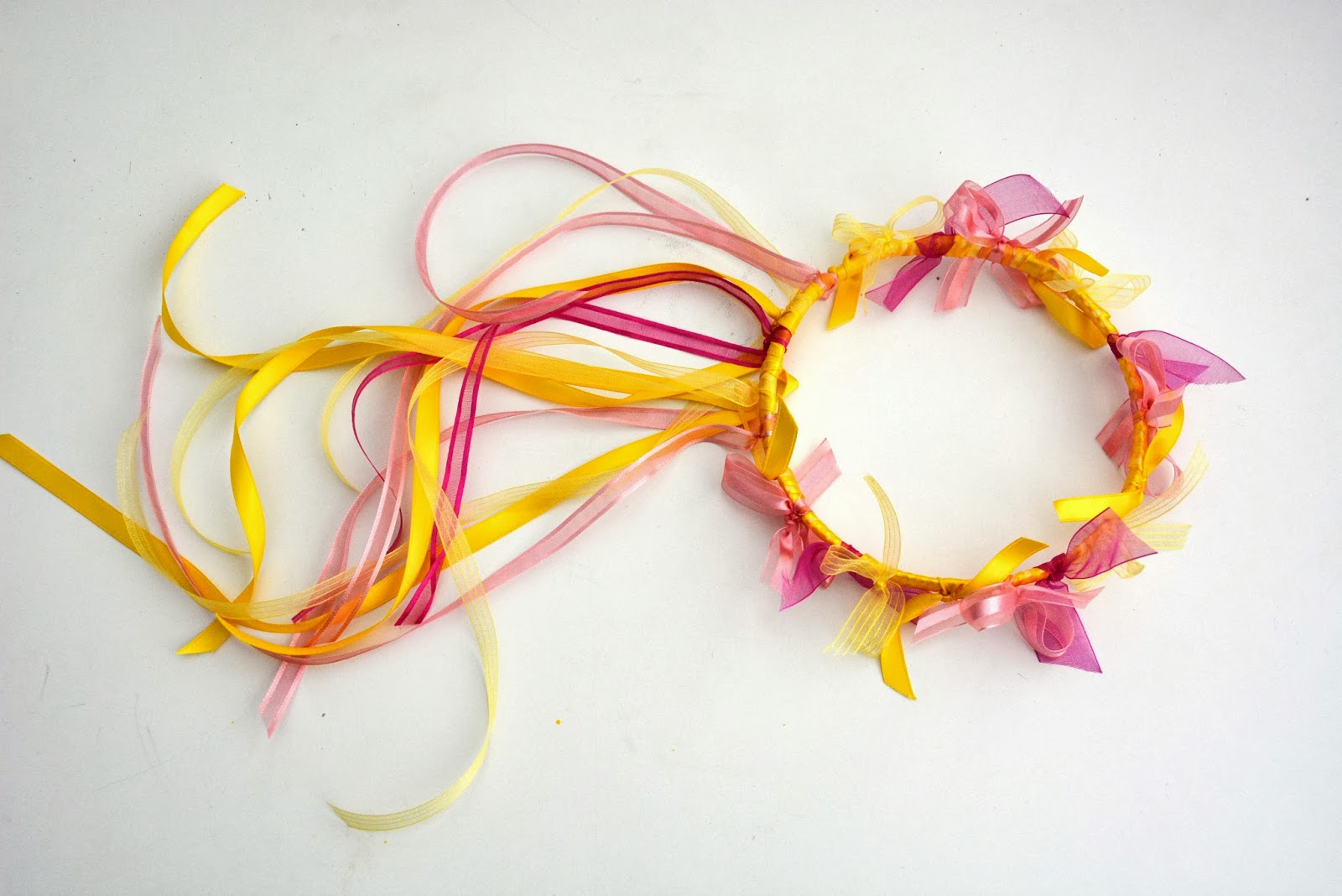 Aesthetic Nest Craft Ribbon and Flower Crowns (Tutorial)