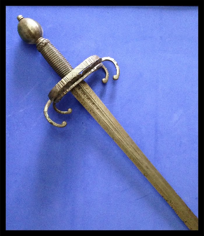 - ESPADA VENECIANA HACIA 1600.-