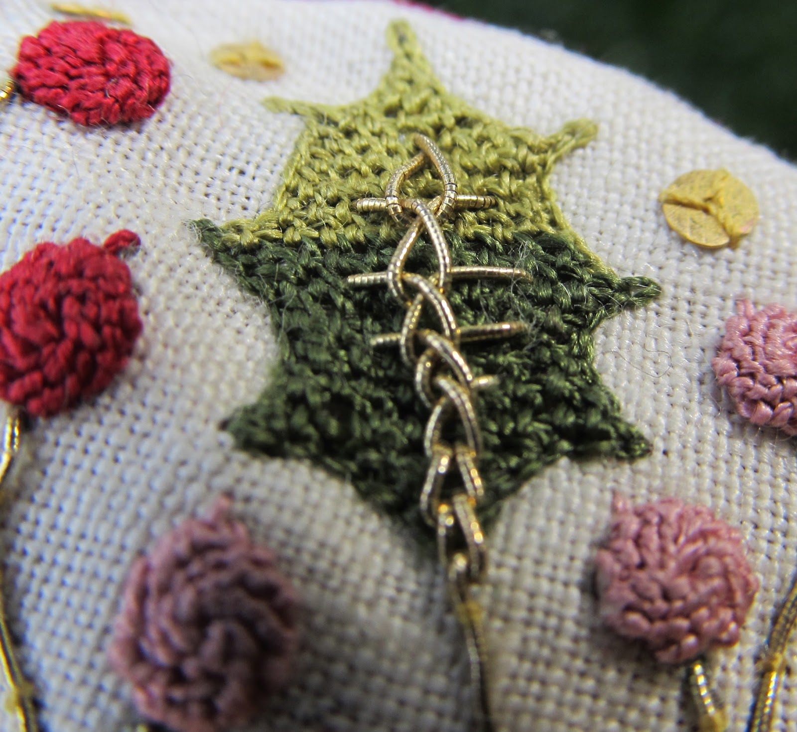 Baroque Embellishments Van Dyke Stitch with Reverse Chain Start