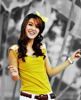 BASANDO: Foto-Foto Artis Tercantik, Aurelia Devi