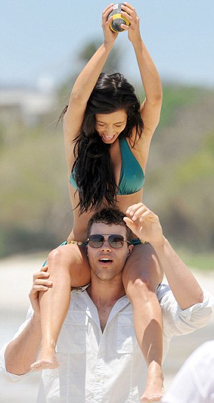 Kim Kardashian Bikini Heats Up The Sea in Mexico With Kris Humphries