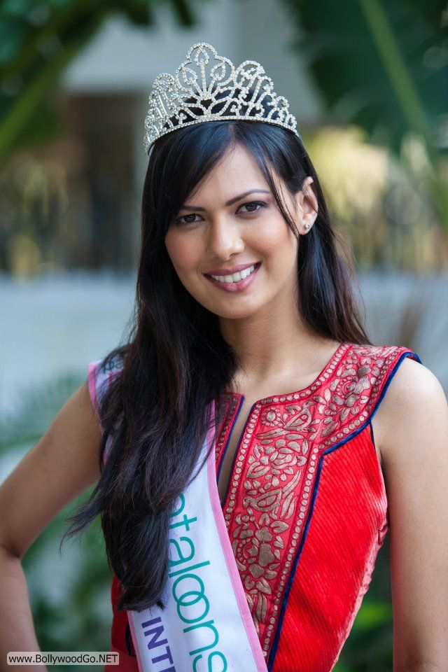 Rochelle Rao (IPL 6 Anchor) Unseen Pictures | pech more picture