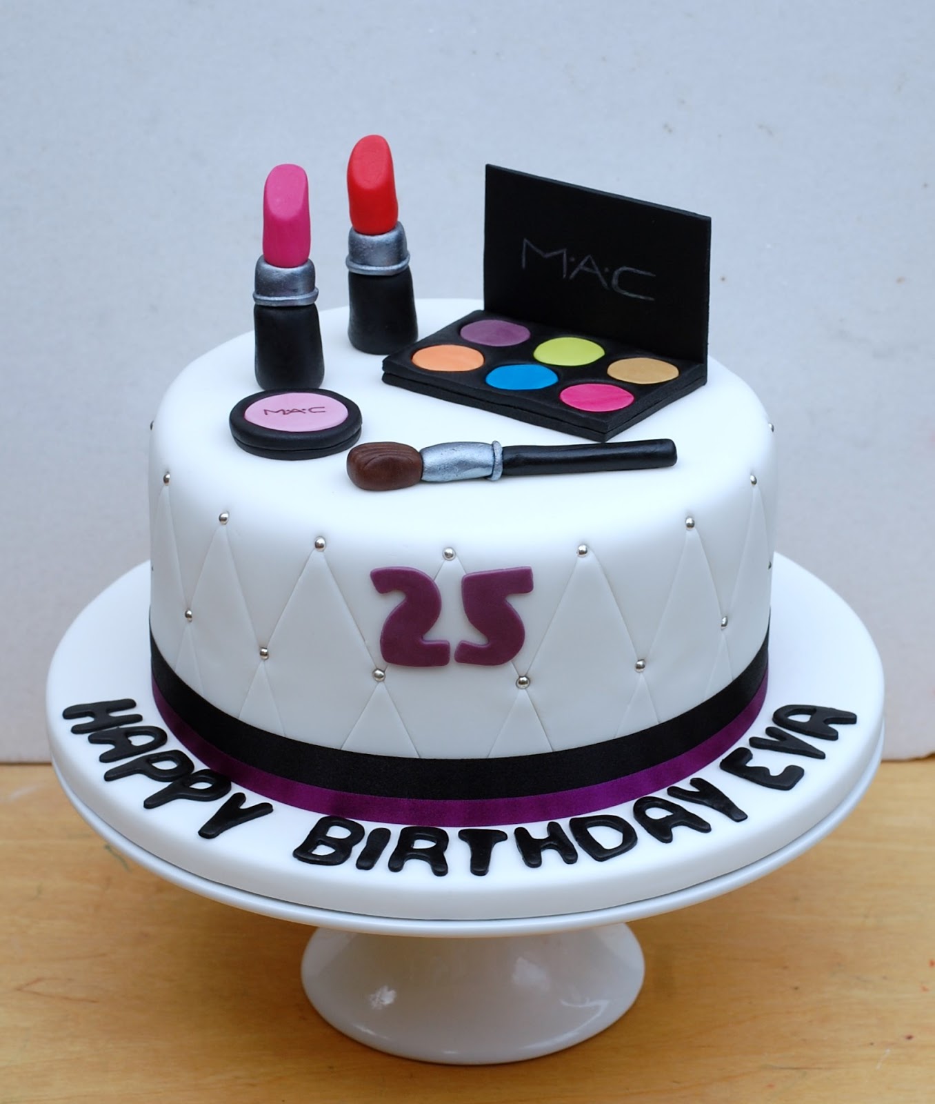 Vanilla Frost: Make Up Birthday Cake