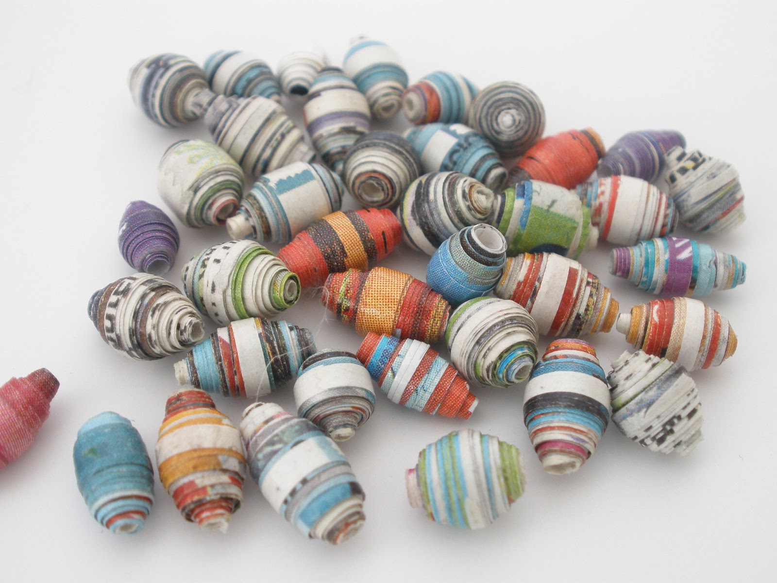 handmade by stacy vaughn paper beads