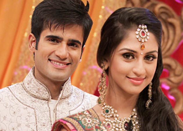 wallpapers hd: Free Download Karan Tacker & Krystle Dsouza Couple HD