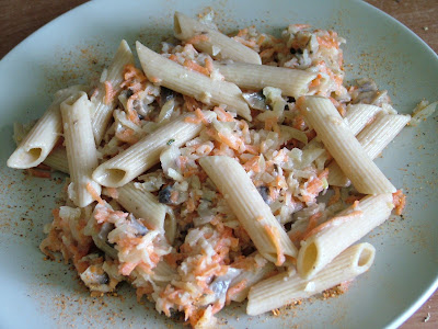 Penne z pieczarkami i marchewką