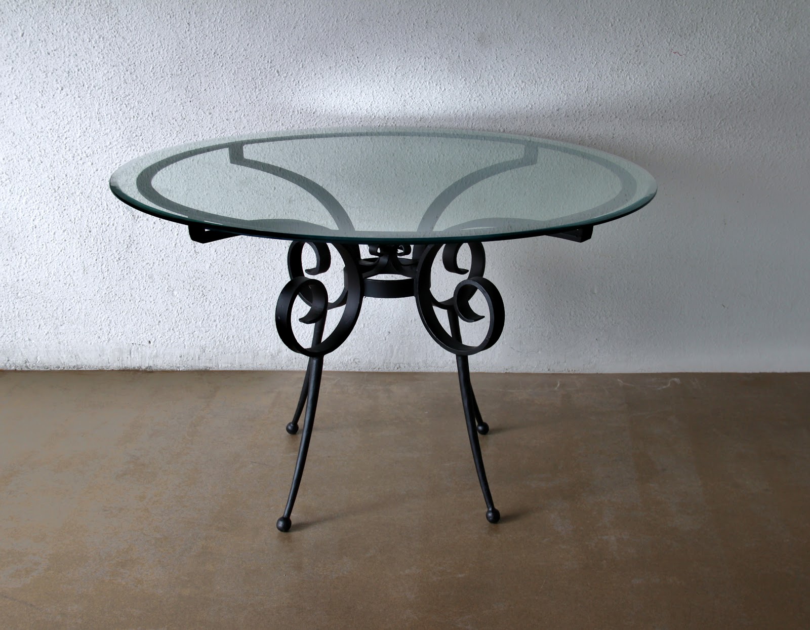 DISCERNING FOR DESIGNS THE DOMINATING INFLUENCE OF MIDCENTURY