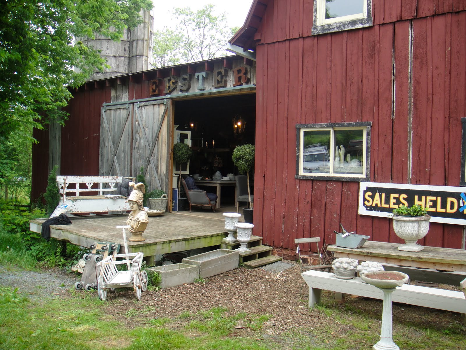 oneshabbychick... Ain't Nothin' Like a Good Ol' Antiques Barn Sale