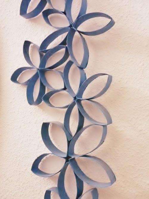 50 manualidades originales hechas con tubos de cartón y rollos de papel Manualidades: Flores con tubos de papel de baño
