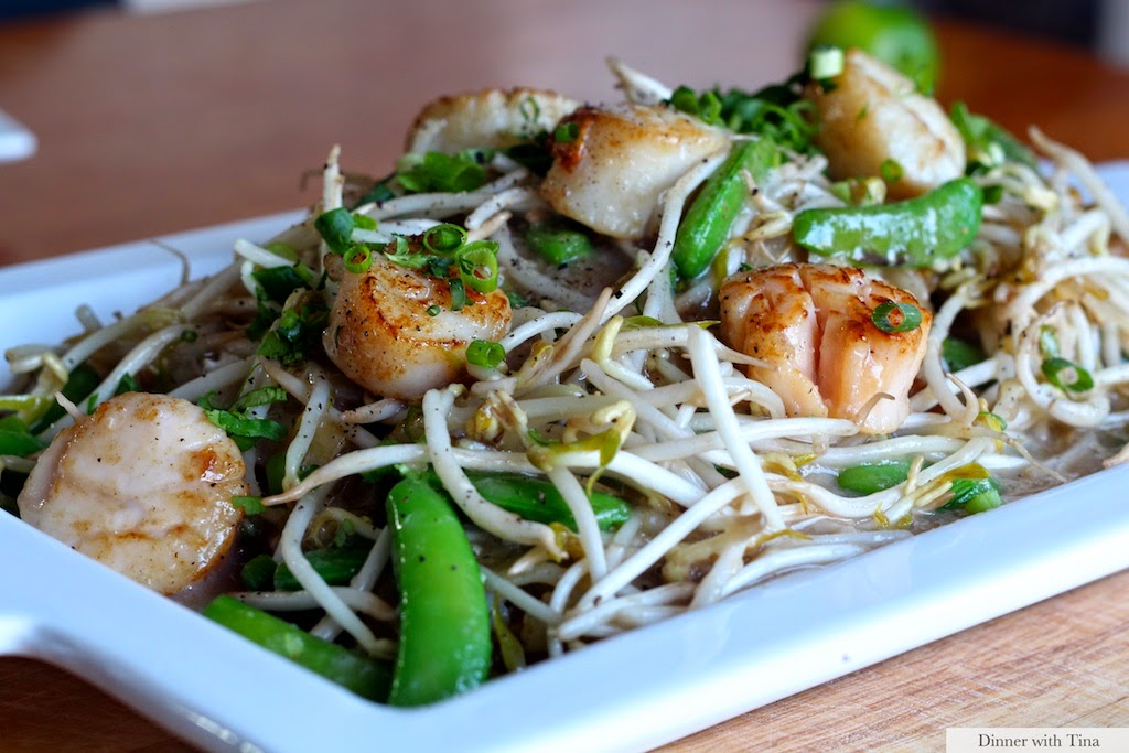 Rice noodles with scallop and sugar peas Dinner with Tina