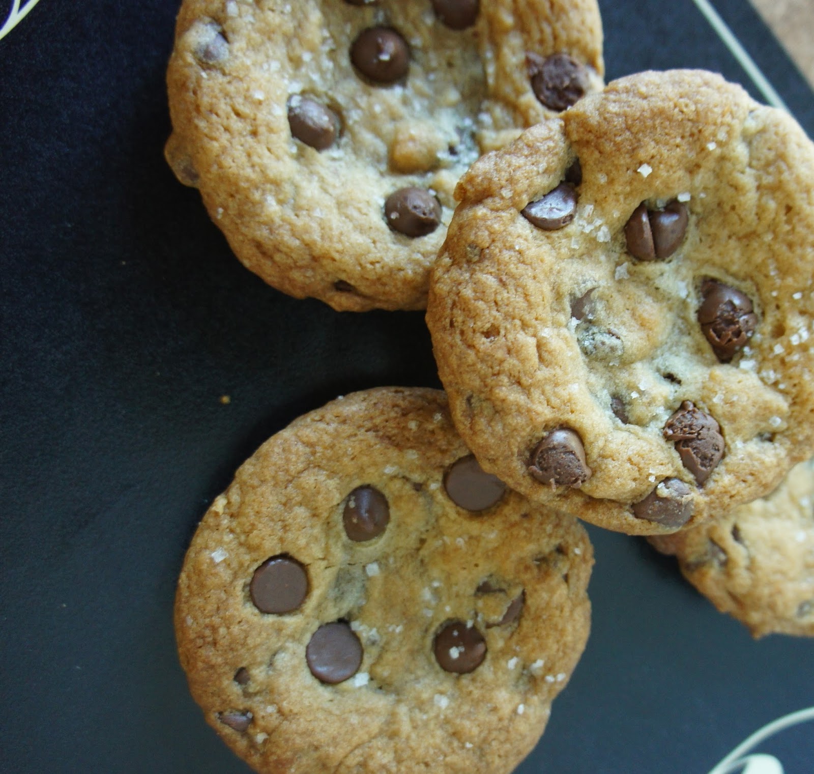 yums and loves Chocolate chip cookies in a Whoopie Pie Pan