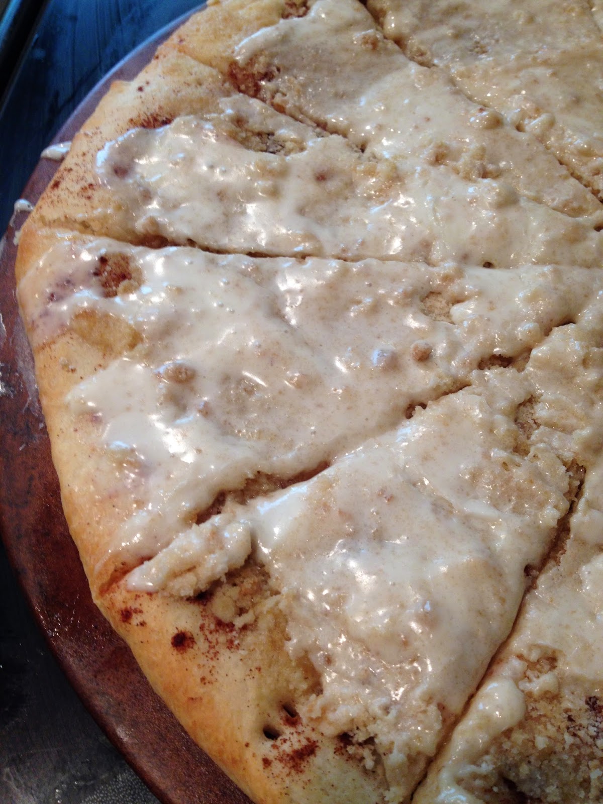 EatYourHeartOut Godfather's Cinnamon Streusel Pizza