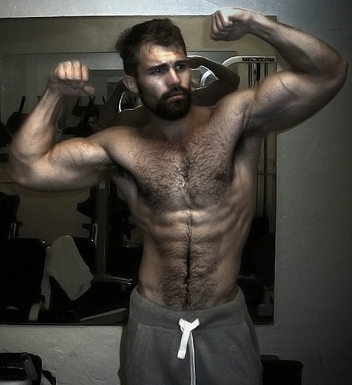 Dudes nautral hairy bush