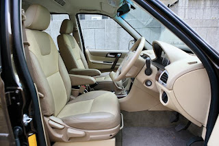 Tata Safari Storme front seats