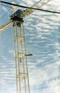 Penggunaan Basket Stretcher Dengan Tower Crane