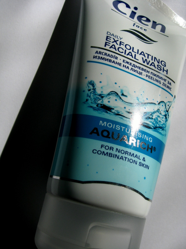 Serile verii Peeling zilnic Cien Moisturizing Aquarich review
