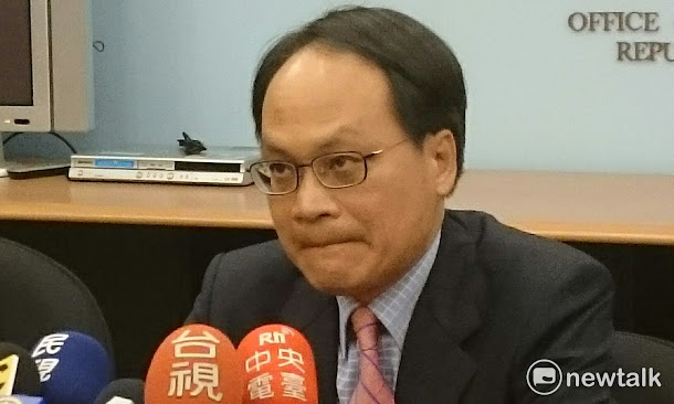 司法改革國是會議副執行秘書林峯正8日說明12日總結會議進行方式。 司法改革國是會議副執行秘書林峯正8日說明12日總結會議進行方式。