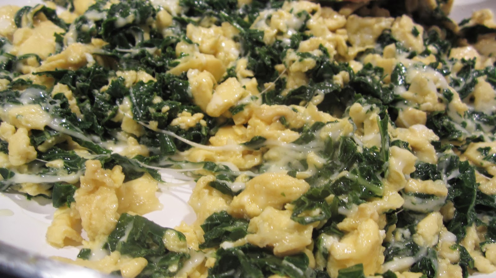 Effortnesslessly Scrambled Egg and Kale