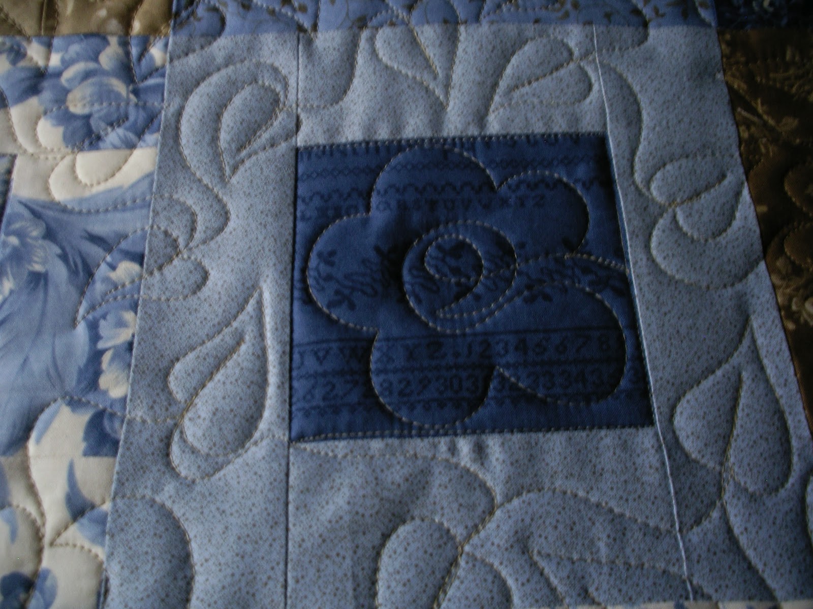 Linda's Quiltmania Blueberry Crumb Cake