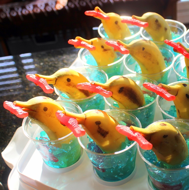 52 Ways to Cook: Banana Dolphins in Jell-O - 52 Snacks for Children&rsquo;s