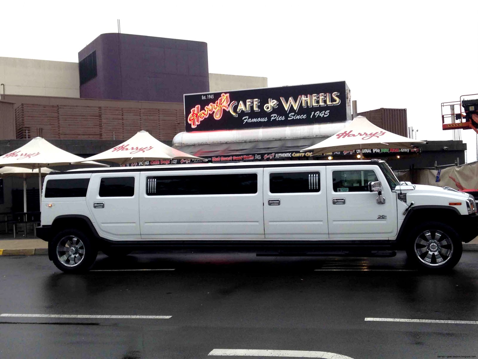 H2 Hummer Stretch Limousine H2 Hummer Stretch Limousine
