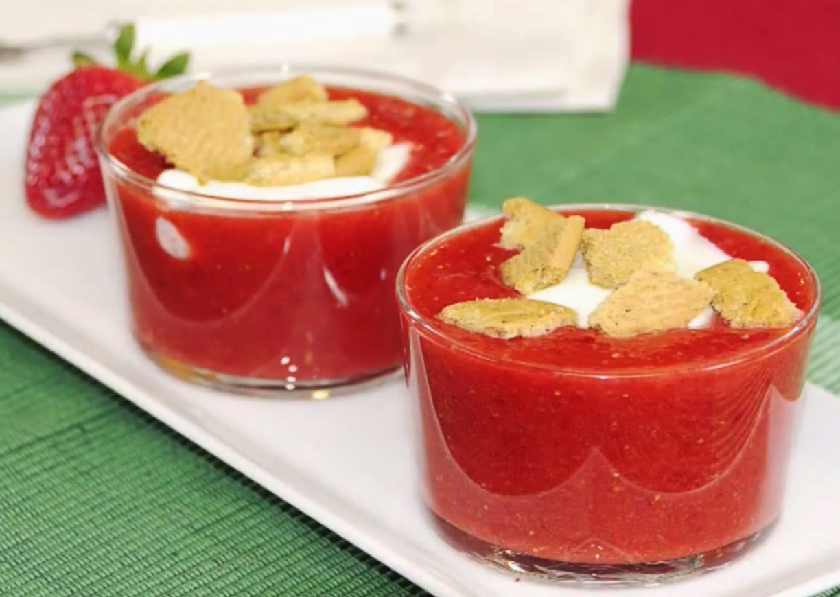 Your Spanish Recipes Strawberries with cheese & fresh mint icecream (Fresas con helado de queso