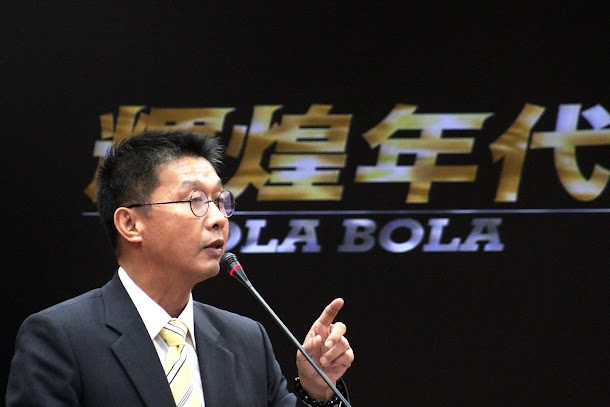 許智傑在臉書發文表示,雖然雙方沒有明顯的共識,但中國不再打壓台灣的國際和經濟,台灣也不刻意去挑釁中國,各自先把自己國家的經濟顧好、把自己人民的生活顧好,比較重要。 許智傑在臉書發文表示,雖然雙方沒有明顯的共識,但中國不再打壓台灣的國際和經濟,台灣也不刻意去挑釁中國,各自先把自己國家的經濟顧好、把自己人民的生活顧好,比較重要。