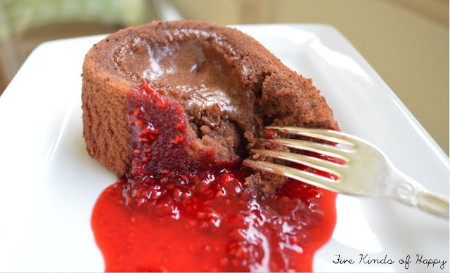 Moellexus au Chocolat with raspberry coulis recipe, from Five kinds of Happy blog
