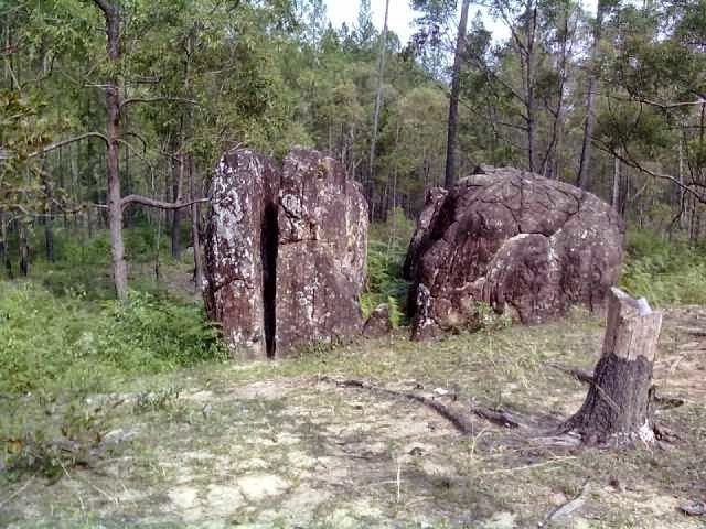 Wisata Takengon Batu Belah (batu betangkup)