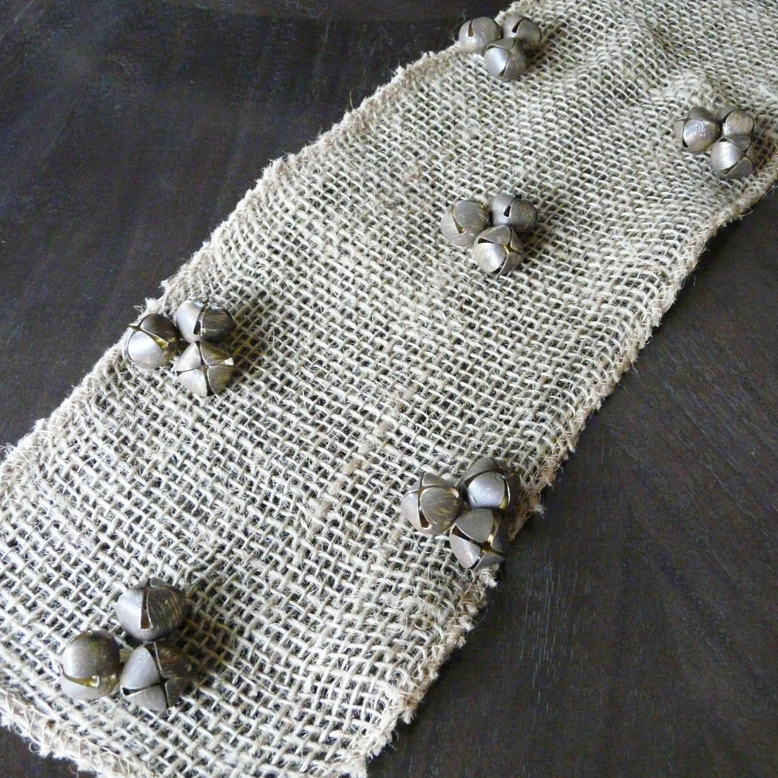 [Make] Jingle Bell Burlap Garland