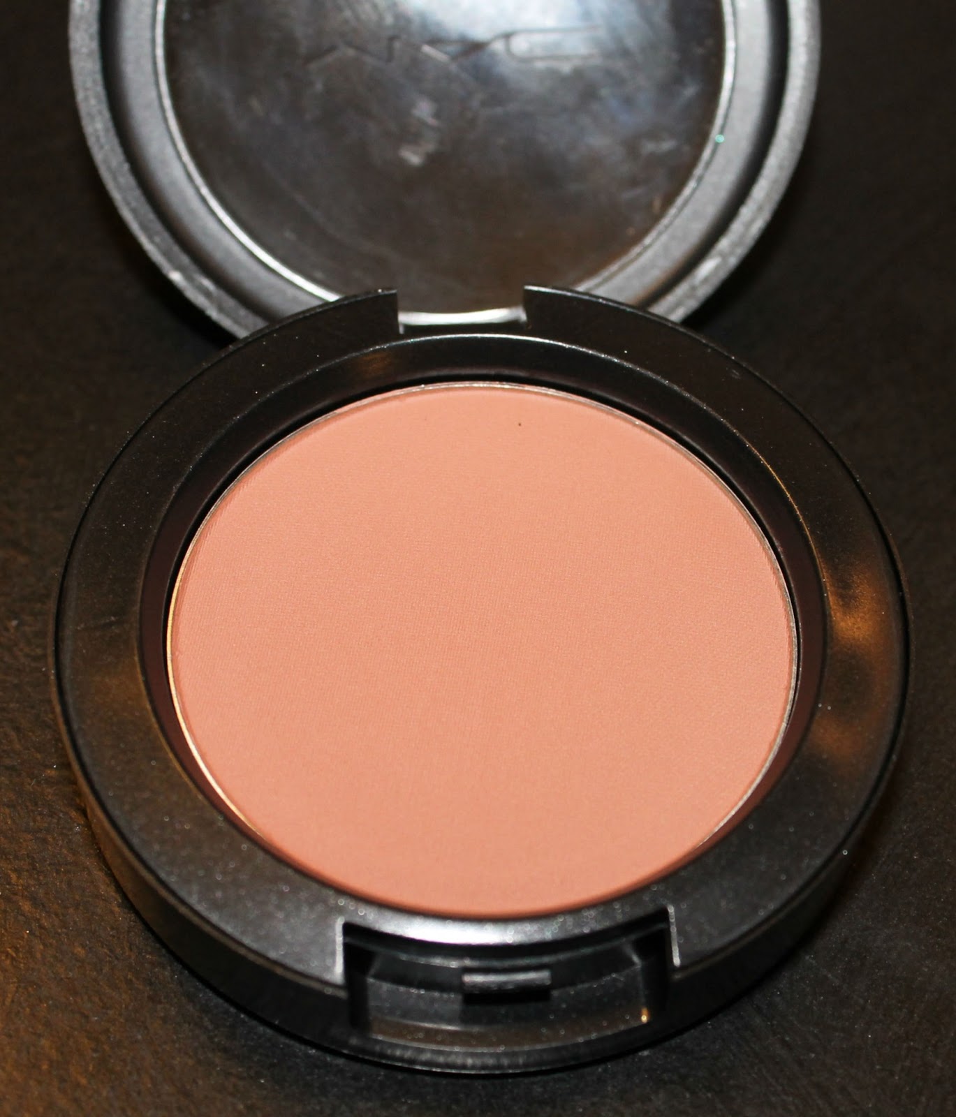 HAIR TODAY , GONE TOMORROW MAC "Gingerly" Blush