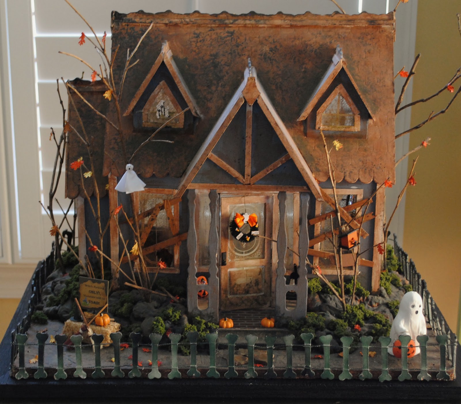 Little Things By Anna Miniature "Happy" Halloween House...
