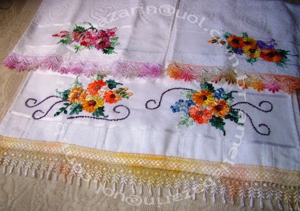 decoracao toalha lavabo:Toalha de Lavabo bordada com flores de fitas em cetim e Toalha de decoracao toalha lavabo:Toalha de Lavabo bordada com flores de fitas em cetim e Toalha de
