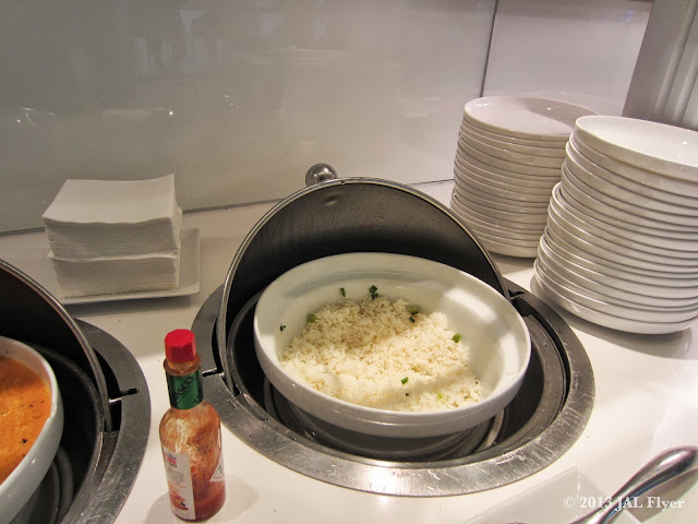 JAL Business Class trip report on JL061 - Fragrant rice at oneworld Business Class Lounge at Los Angeles TBIT