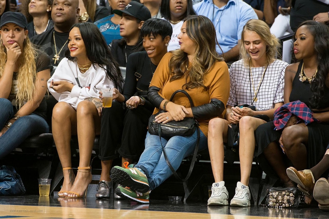 Rihanna Rocks Denim Short Shorts 2 Ways At Charity Basketball Game –  Hollywood Life