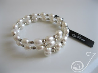 Classical-Pearls-Jewelry-Wallpapers