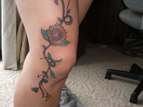 Tattoo Design: Tattoo on Leg For Girls