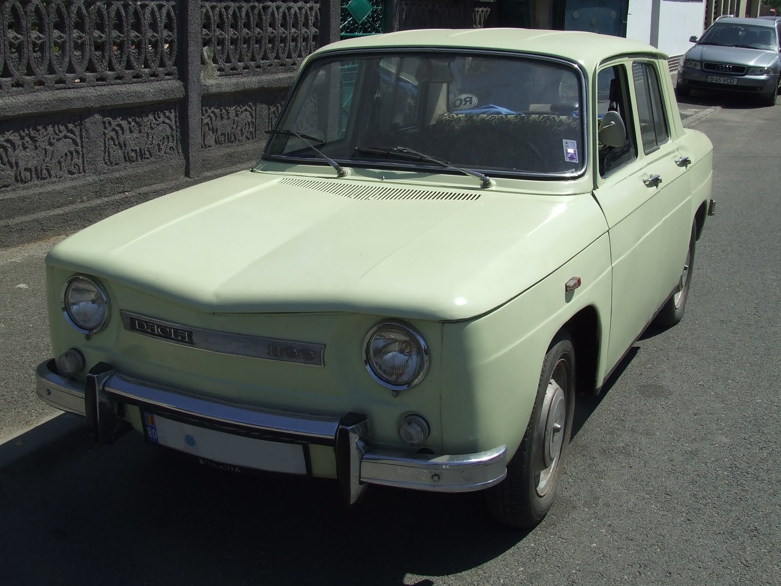 Blogul lui Răzvan Vintage Romanian car for sale Dacia 1100