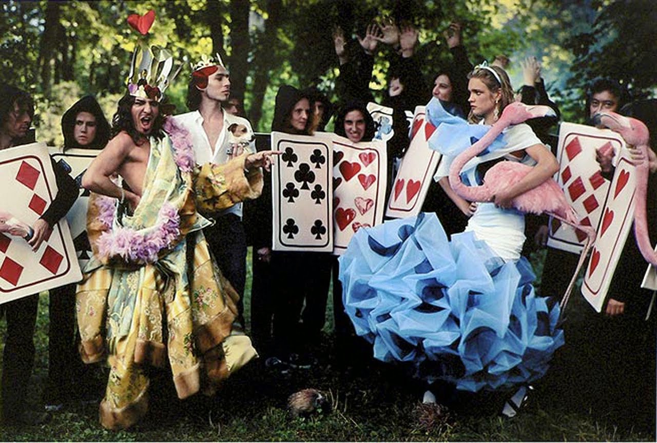 Annie Leibovitz Alice In Wonderland