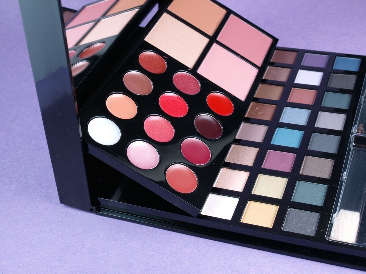 Avon Holiday 2014 Makeup Studio Palette Review and Swatches The